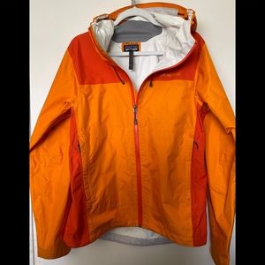 Patagonia Mens orange windbreaker